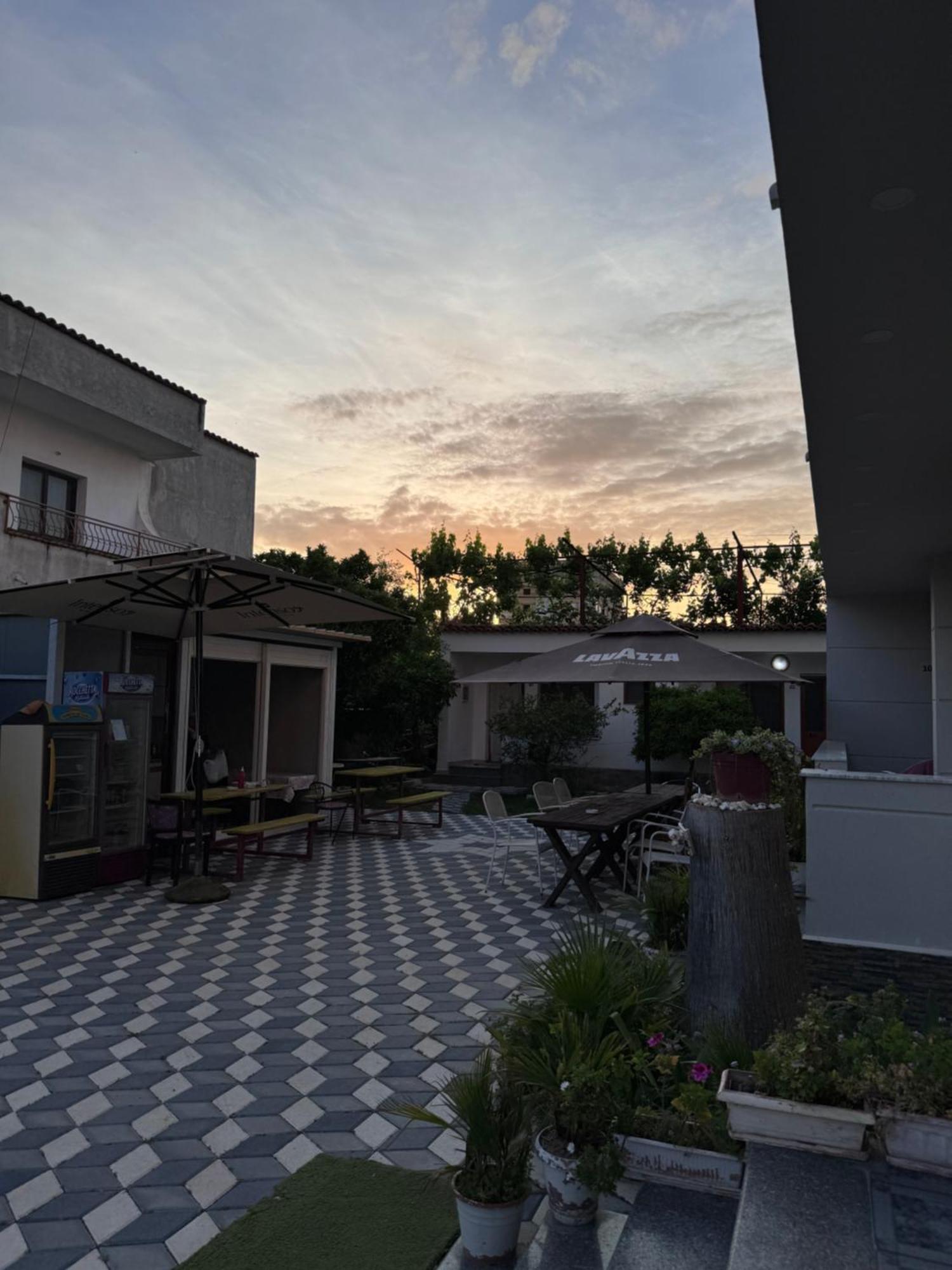 Vila Cano Durrës Exterior foto